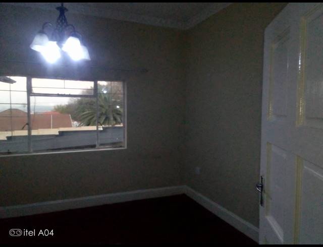 1 bed property to rent in KENSINGTON